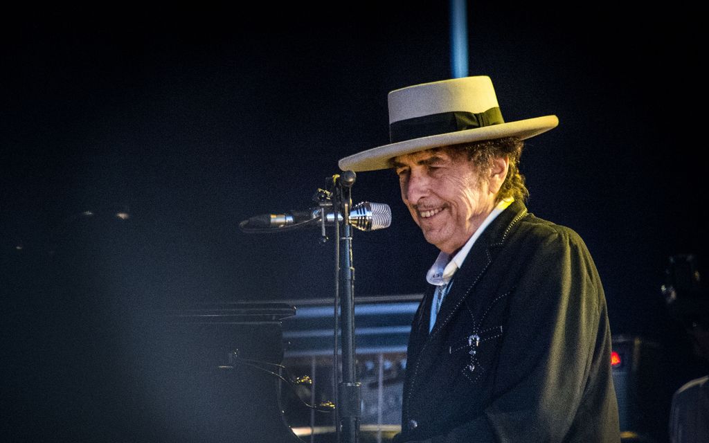 Bob Dylanin nimi­kirjoitukset paljastuivat kopioiduiksi – muusikko pyytää nyt anteeksi
