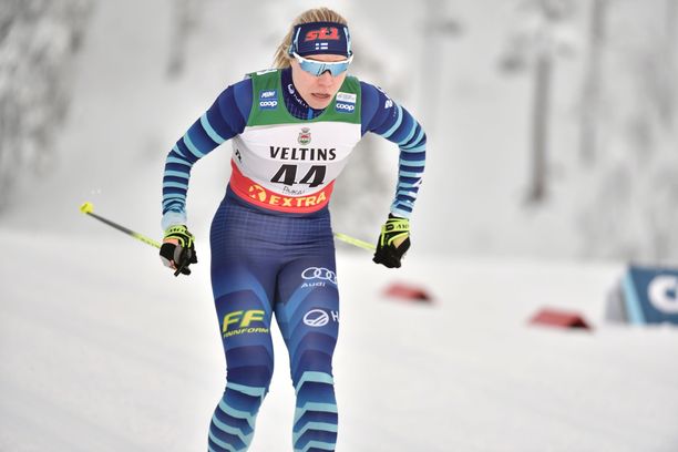 Jasmi Joensuulla oli pito-ongelmia Rukan maailmancupin perinteisen sprintin aika-ajossa.