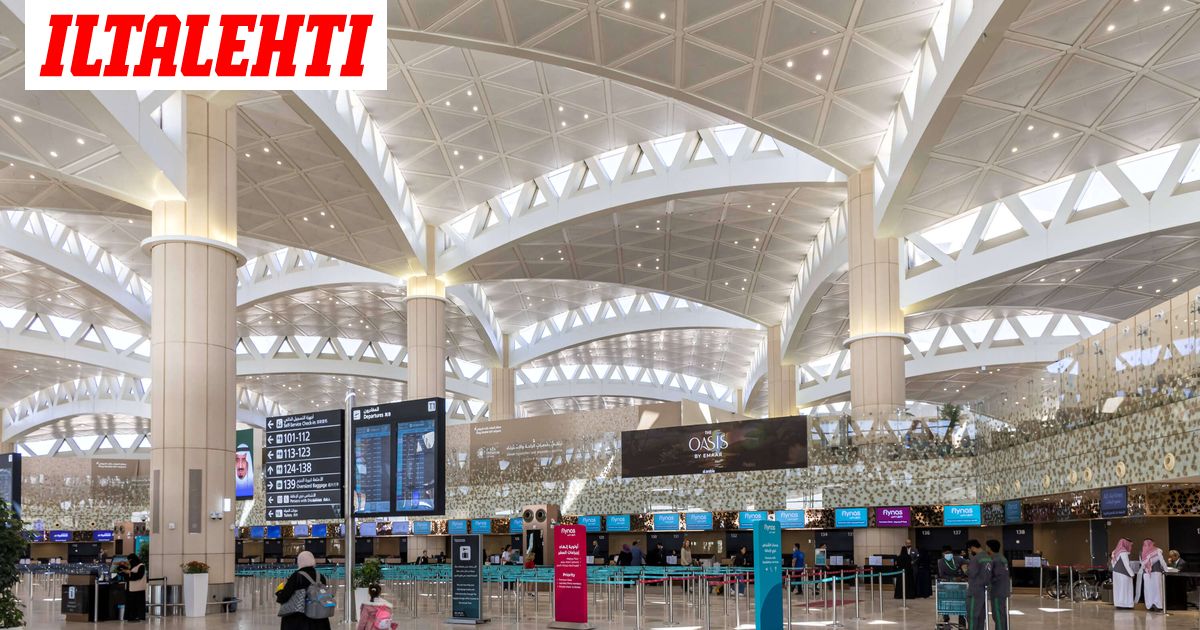 Attack on Riyadh's King Khalid Airport kills 12 and injures 309