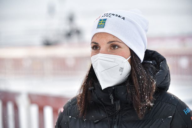 Charlotte Kalla toimii linkkinä liiton ja hiihtäjien välillä.