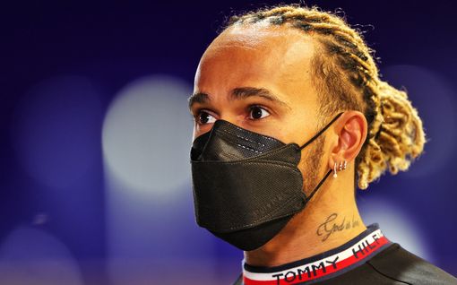 ”Auto oli ajokelvoton” – Lewis Hamilton purki pettymystään Viaplayn haastattelussa