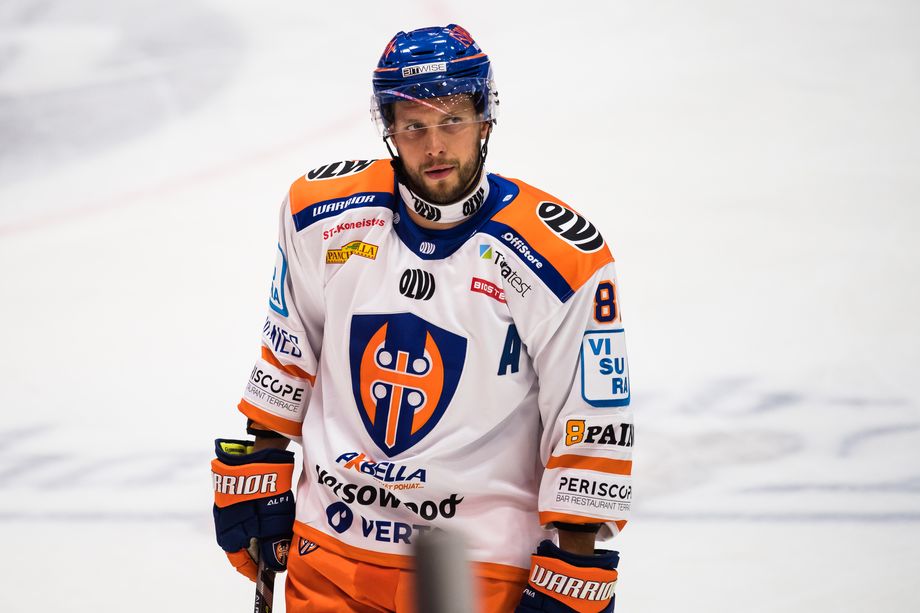Jukka Peltola On Viel Pitk n Sivussa