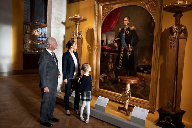 Prinsessa Estelle suuntasi kuninkaallisen vaarinsa kanssa museoon -  herttaiset kuvat