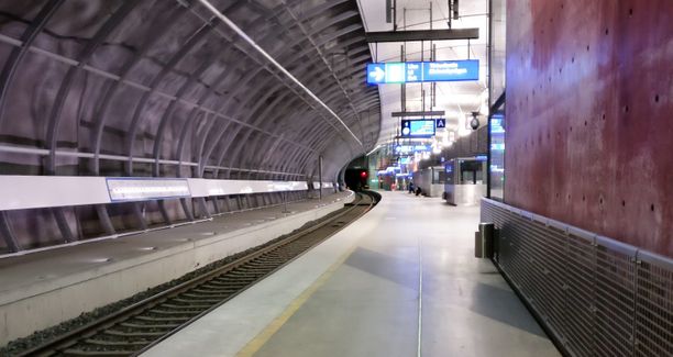 Helsinki-Vantaalla uudet toimet käyttöön: Junat eivät pysähdy, valtio  kyyditsee kotiin