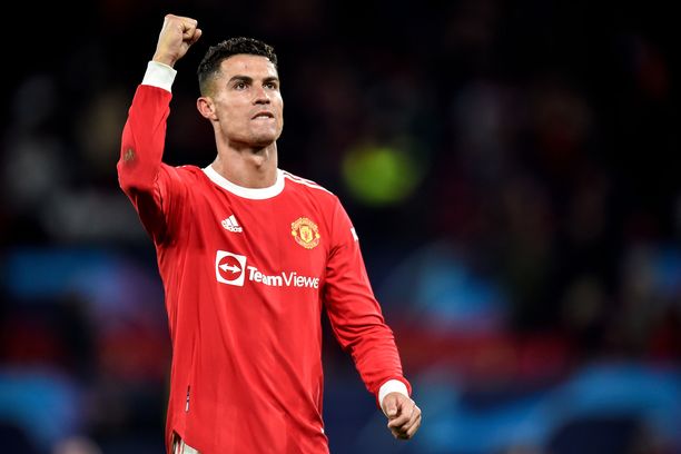 Cristiano Ronaldo palasi Manchesteriin täksi kaudeksi.