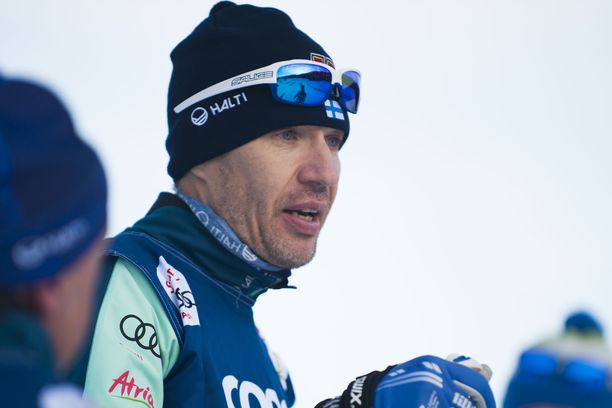 Viitasaarelta kotoisin oleva Teemu Pasanen toimi kaudet 2014–20 hiihtomaajoukkueen apuvalmentajana.