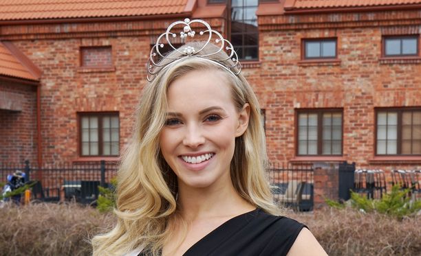 Heta Sallinen on Miss Suomen 1. perintöprinsessa.