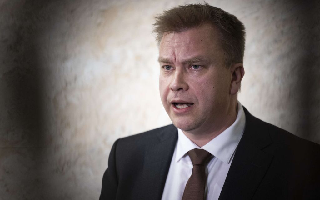 Antti Kaikkoselta kuppi nurin