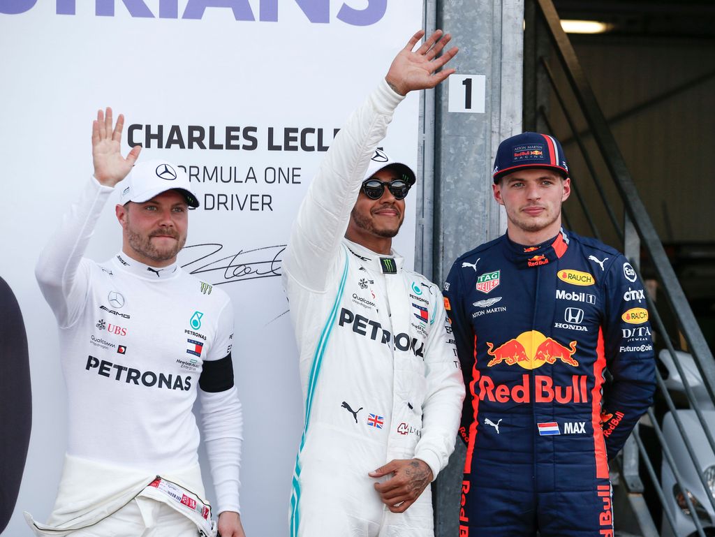 Lewis Hamilton vihjailee supersiirrosta: Valtteri Bottaksen paikalle haluavat kaikki – ”Toto saa puheluita”