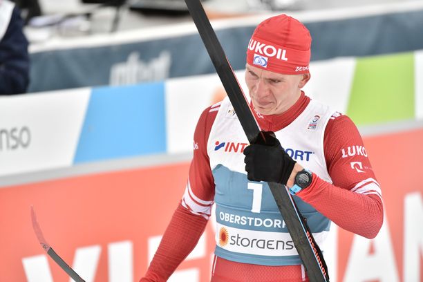Aleksandr Bolshunov oli hyvin pettynyt MM-kisojen 50 kilometrin hiihdon jälkeen.