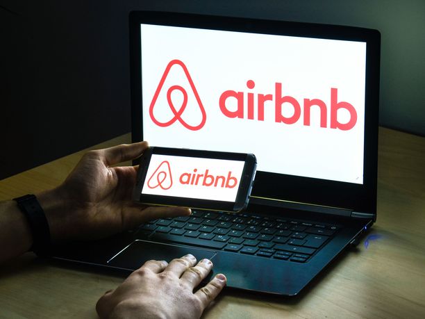 Airbnb:n ja vastaavien palveluiden vuokranantajista yli kolmannes jätti vuokratulonsa ilmoittamatta verottajalle, kertoo Uutissuomalainen. 