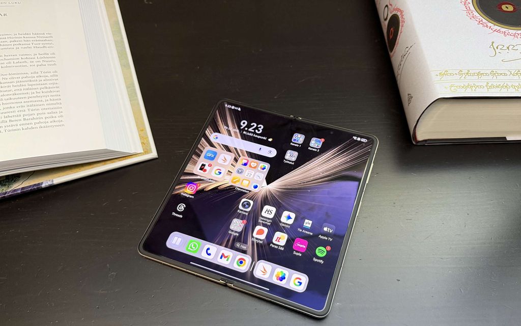Älypuhelin ja tabletti samassa paketissa – Honor Magic V5 vakuuttaa