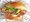 Korealaisella maulla höystetty kanaburgeri Mikko Kaukosen ohjeella valmistettuna. Hampurilaissämpylässä on ruista, joten se tavanomaista tummempi.