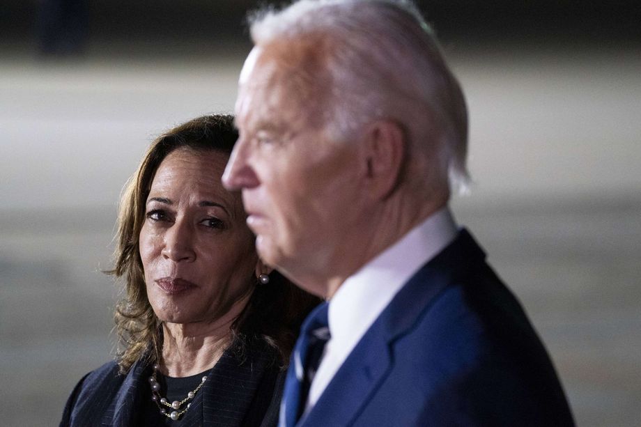 Kamala Harris slipped
 – 2024-08-03 14:17:29