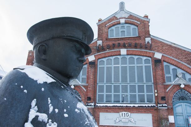 Oulu on ollut ikÃ¤vÃ¤ssÃ¤ julkisuudessa useiden lapsiin kohdistuneiden seksuaalirikosten vuoksi. Kuvituskuva Oulun torilta.