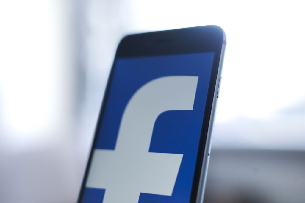 The Guardian: Facebook poistaa palvelustaan brittien ”pimeät” poliittiset mainokset 