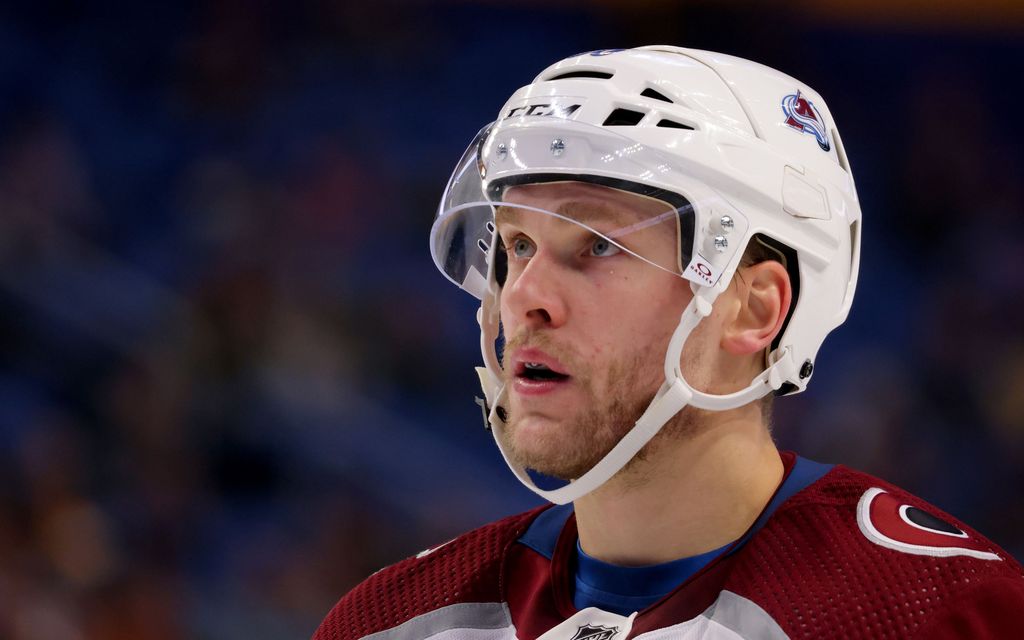 Hallitseva NHL-mestari järkyttävässä tilanteessa – Mikko Rantanen pian ainut terve mies