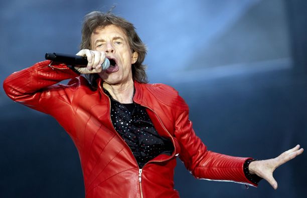 Mick Jagger joutui peruuttamaan Yhdysvaltojen ja Kanadan kiertueen terveysongelmiensa takia. Jagger arkistokuvassa