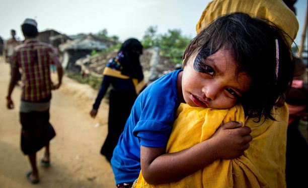 Pelastakaa Lapset ry:n mukaan yli 70 prosenttia Bangladeshiin paenneista rohingya-lapsista ei käy koulua.