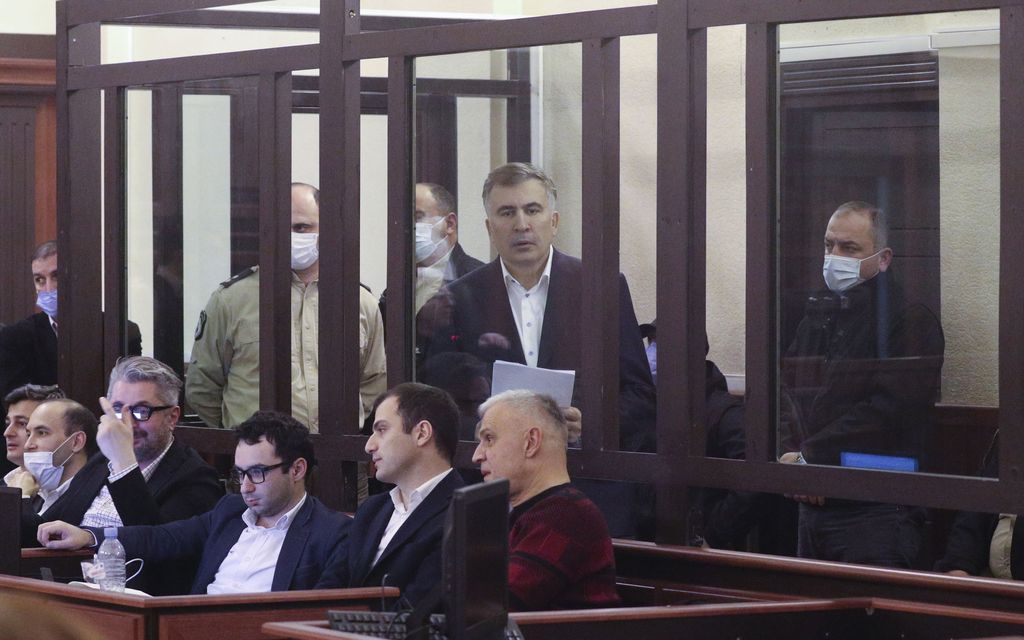 Lääkärit: Georgian entinen presidentti myrkytetty ja vaarassa kuolla – Putinin vanha vihollinen istuu vankilassa