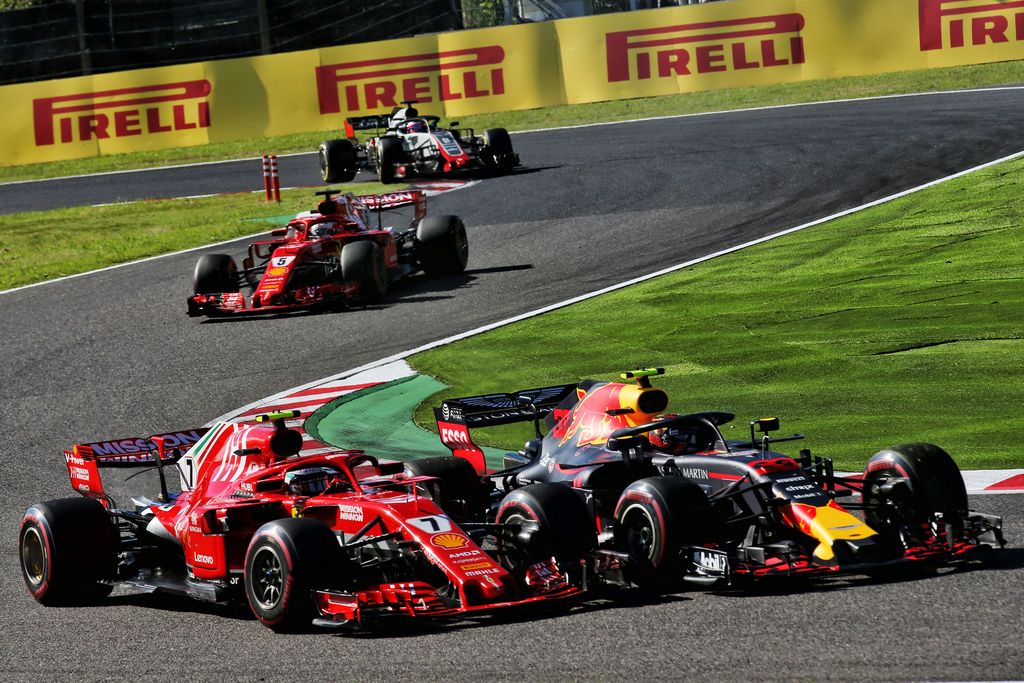Kimi Räikkönen sivalsi C Morella Max Verstappenia avauskierroksen osumasta - ”Vaikea sitä oli kisatilanteena pitää”