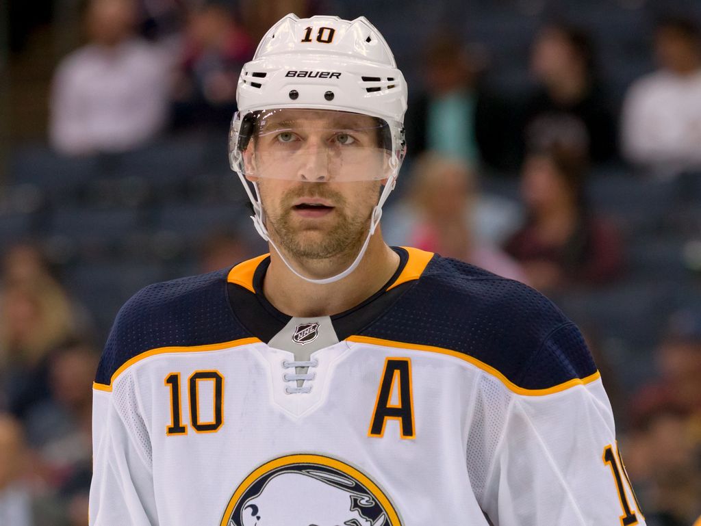 NHL-seura potki ruotsalaishyökkääjän tylysti pellolle - pelaaja jätti joukkueensa vierasreissun väliin