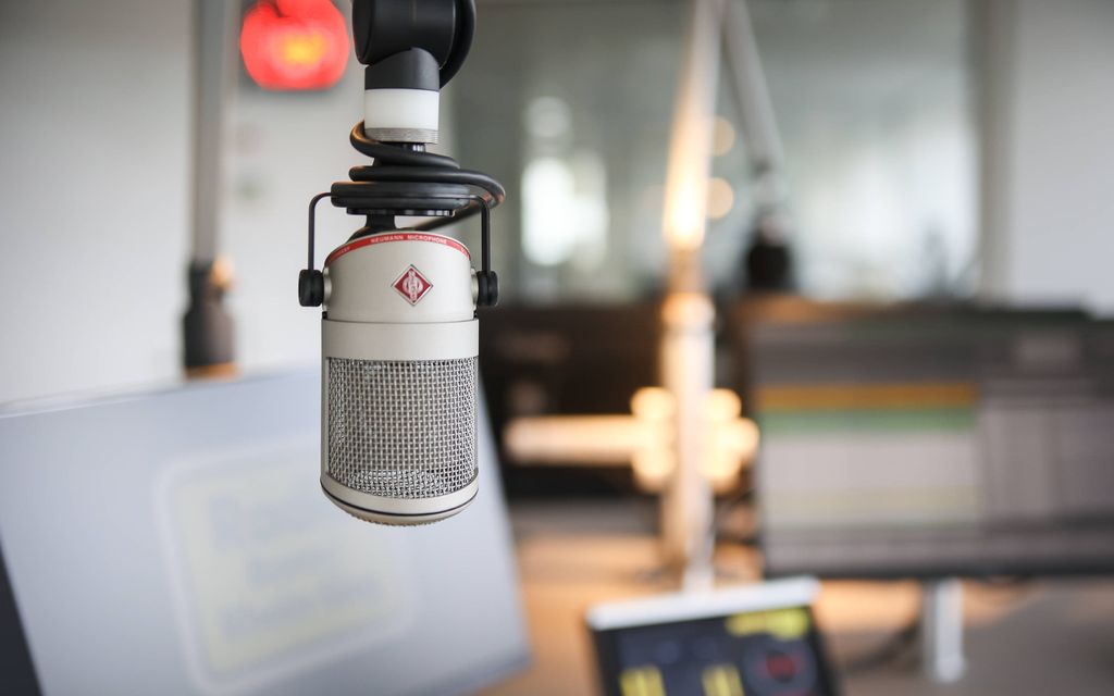 Radiojuontaja kommentoi nais­kollegaansa suorassa lähetyksessä – Sai potkut
