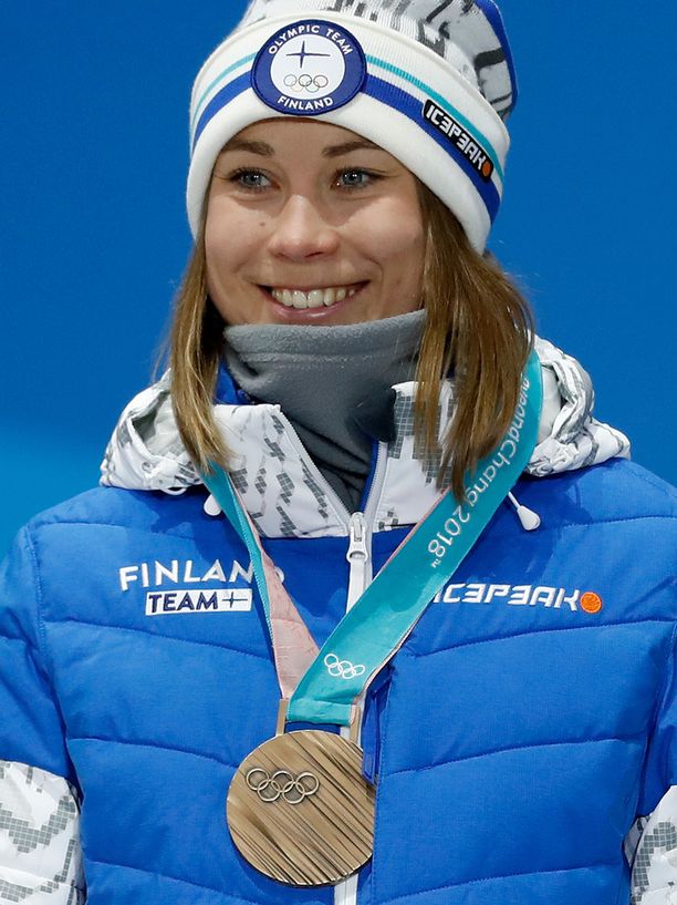 Enni Rukajärvi sai olympiamitalinsa! - Upeat kuvat palkintoseremoniasta