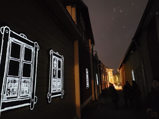 Suomen pienin joulukatu Kitukränn avattiin valo- ja ääniteoksineen  itsenäisyyspäivänä.
