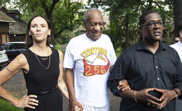 Cosby sai vuonna 2018 kymmenen vuoden tuomion. Hän esiintyi ensimmäistä kertaa lehdistölle kahden vuoden vankeutensa jälkeen.