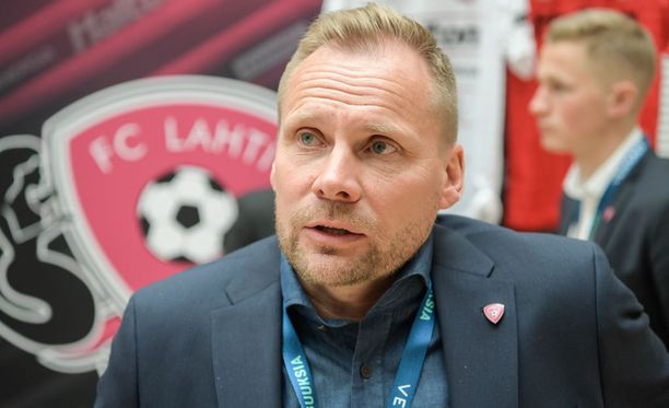 Toni Korkeakunnaksen luotsaama FC Lahti avaa veikkausliigakautensa tänään TPS:ää vastaan.
