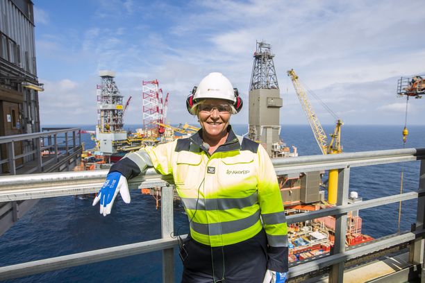 Norjan valtiovarainministeri Siv Jensen öljynporauslautalla elokuussa 2017.