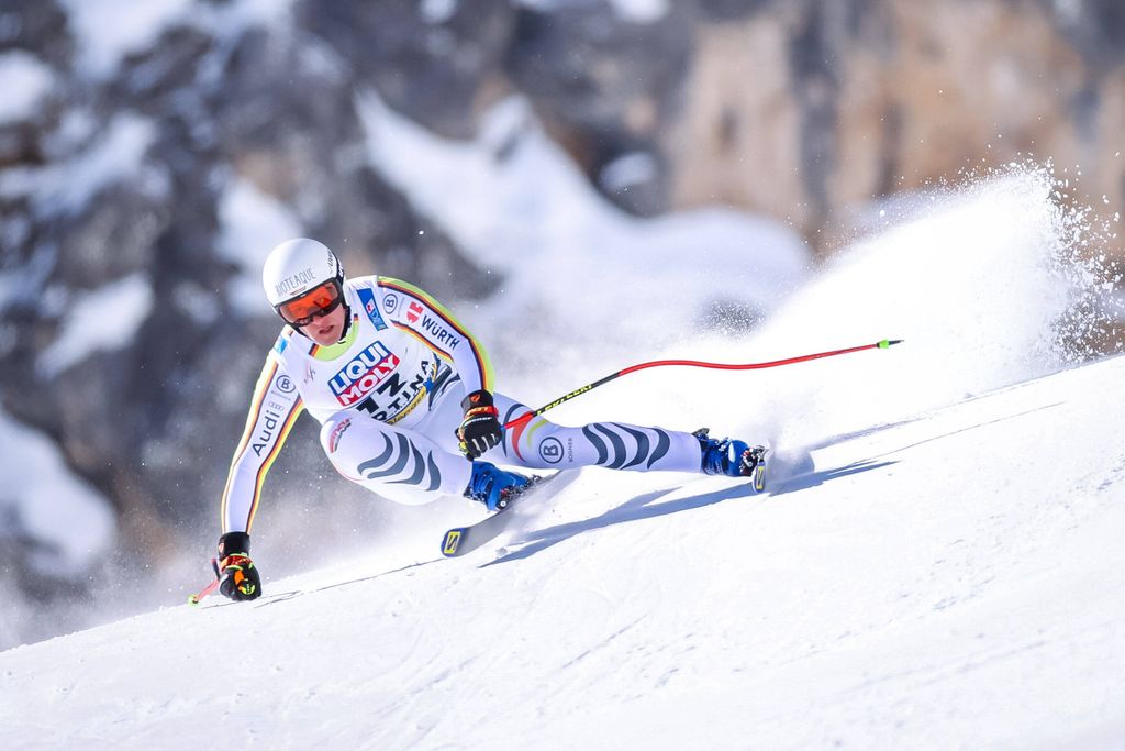 Karut kuvat: alppihiihdon MM-kisoissa nähtiin dramaattinen kaatuminen
