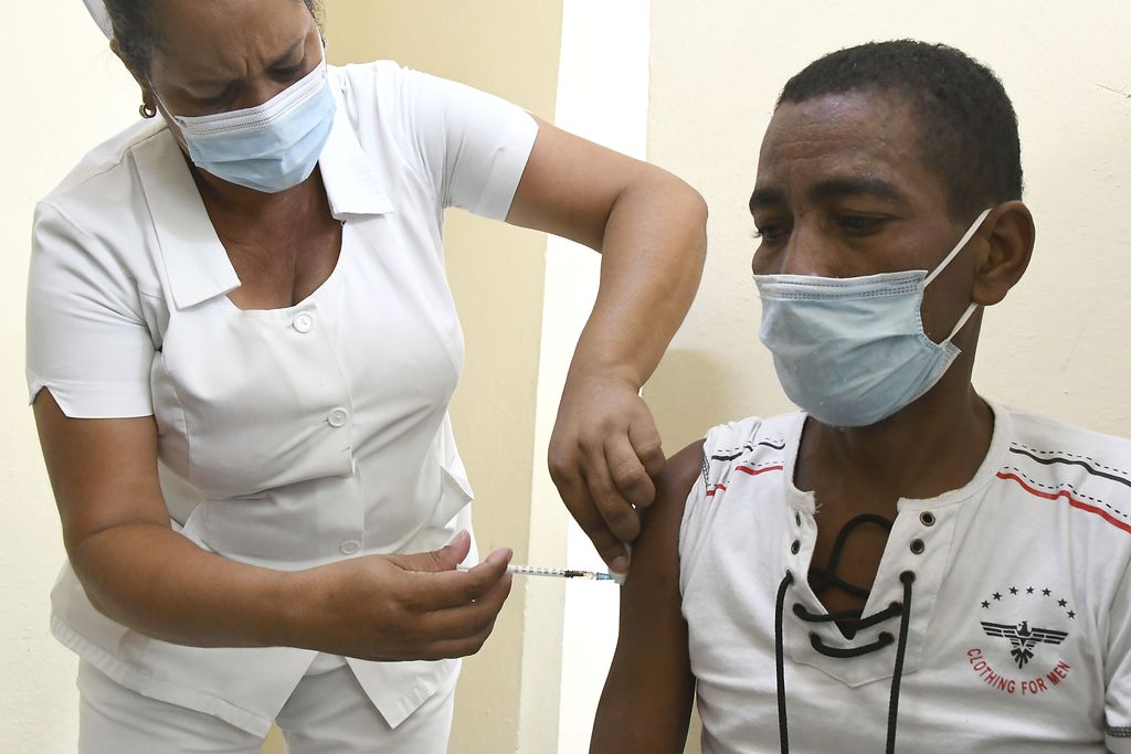 Kuuba pelaa venäläistä rulettia rokotteellaan: pistos annettu jo yli miljoonalle, tietoa turvallisuudesta tai tehosta ei ole