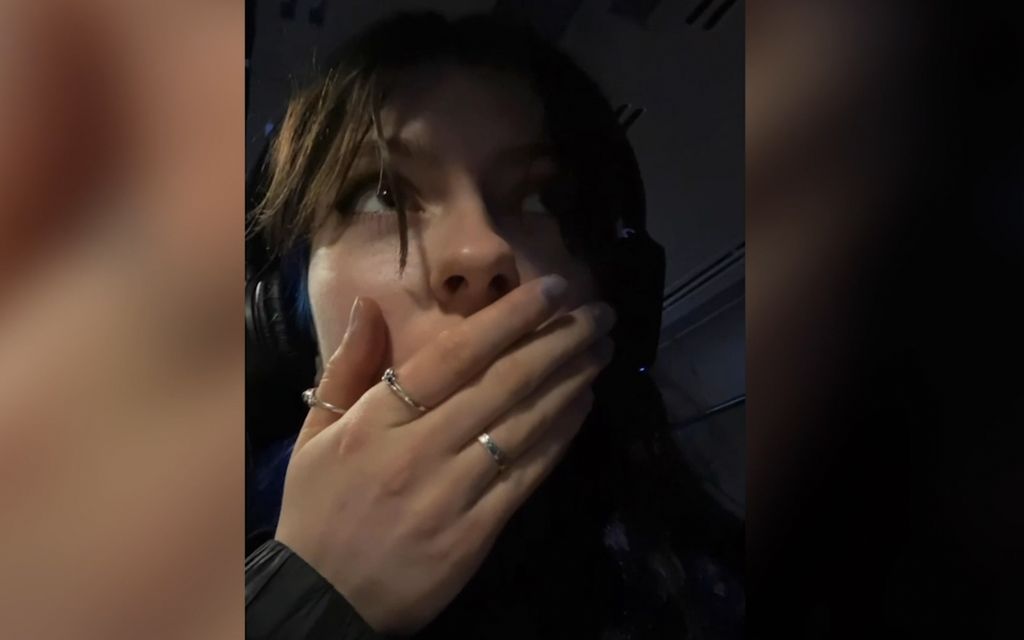 Jasmine hyppäsi väärään junaan ja jäi loukkuun – Kuvasi kauhunhetket videolle 
