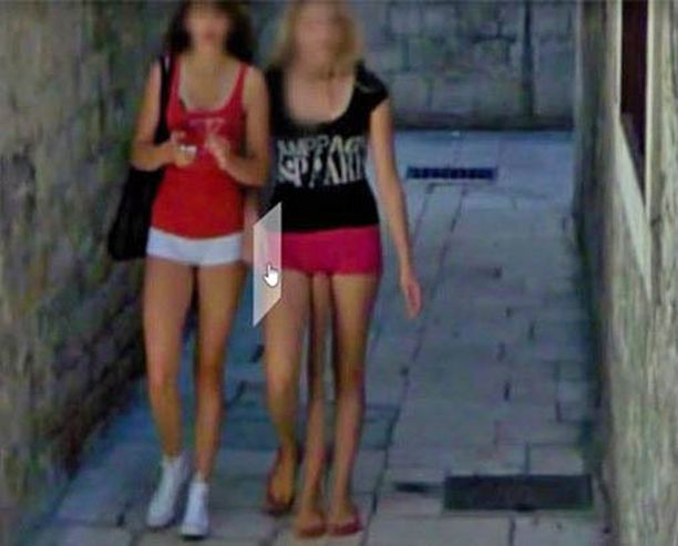 Google Street View näyttää Kroatian Splitissä kävelevän kolmijalkaisen "mutanttitytön".