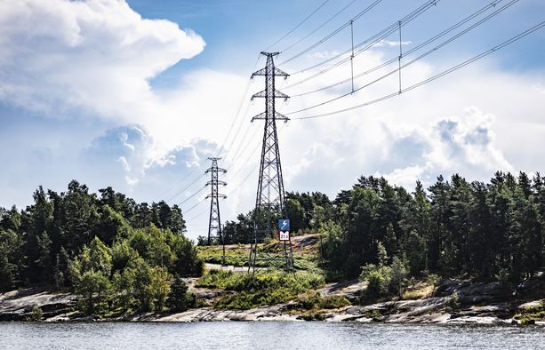 Fi-Nergy Voiman sähköntoimitukset asiakkaille keskeytyivät jo viime kesänä varojen puutteen takia. Yhtiötä ja siihen kytkeytyvää kahta muuta sähköyhtiötä epäillään miljoonien eurojen veropetoksesta.