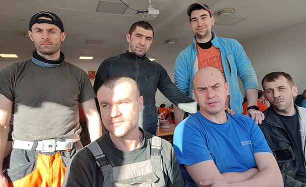 Ukrainalaiset Igor, Vadym, Vasyl, Petro, Maxiym ja Aleksandr työskentelevät Sastamalassa. 