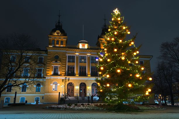 Oulun kaupunginvaltuuston kokous ei sujunut asiallisesti perjantaina.
