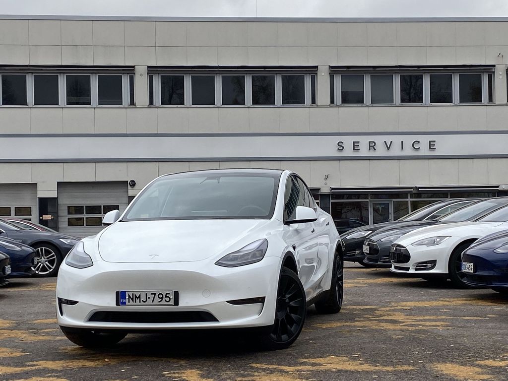 Näiltä automerkeiltä Tesla kaappaa asiakkaita Suomessa