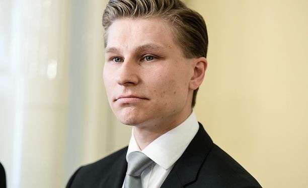 Oikeusministeri Antti Häkkänen sanoo odottavansa viranomaisdataa siitä, mitä on tapahtunut.