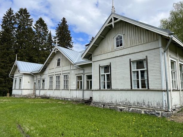 Tämä vanha koulurakennus vaihtoi omistajaa kahdella eurolla