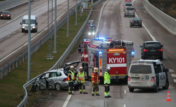 Kotkassa Raju Liikenneonnettomuus - Kuski Puhalsi 3,57 Promillea