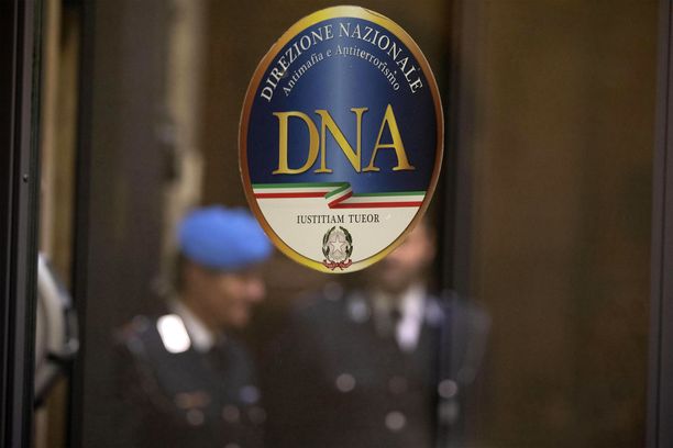 Italian mafiaa ja terrorismia tutkivan yksikön logo. 'Ndrangheta-rikollisjärjestö on ollut jo vuosia yksikön tutkinnan kohteena.