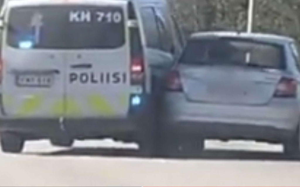 Poikkeuk­sellinen vaaratilanne Nelostiellä