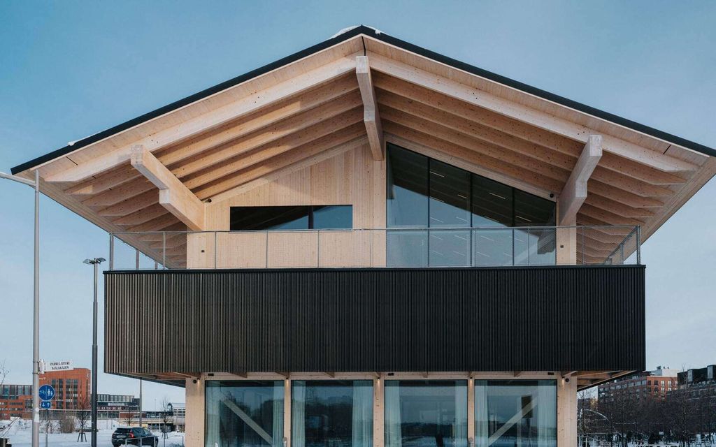 HU: Helsinkiin ilmestyi megakallis sauna – Raivo repesi