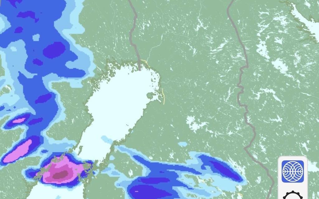 Näin ukkoset vyöryvät Suomeen – Katso mihin myräkkä iskee 
