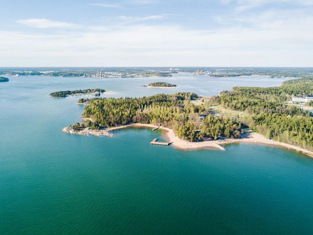 Turun Ruissalossa pääsee ihailemaan saaristomaisemia.