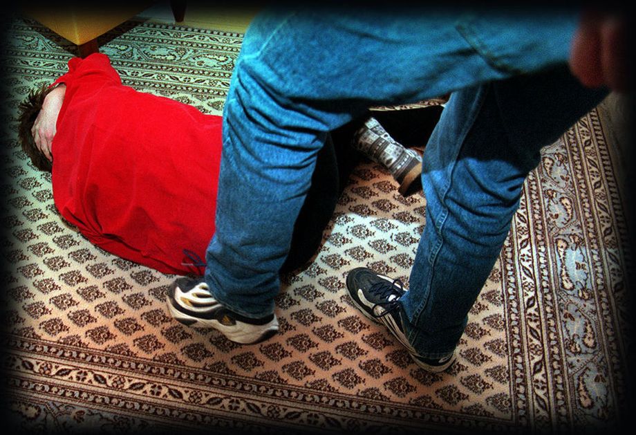 Miten isä tai äiti voi tehdä lapselleen pahaa? - Asiantuntija kertoo ...