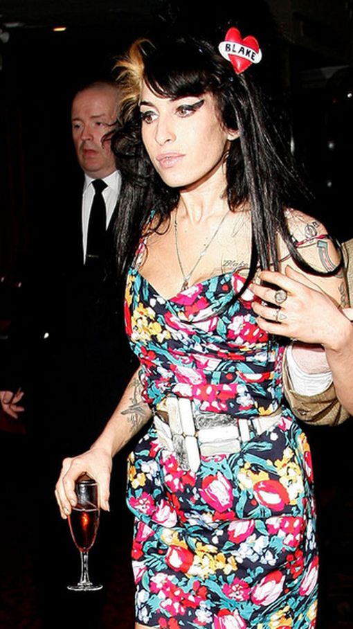 L k rit Amy Winehouselle J t Huumeet Tai Kuolet